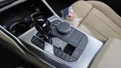 2022 BMW 3-Series 320e M Sports, белый — фото 9