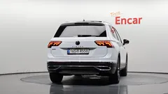 2022 Volkswagen Tiguan 2.0 TSI Prestige, белый — фото 4
