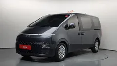 2023 Hyundai Staria Cargo 3-Seater, серый — фото 1