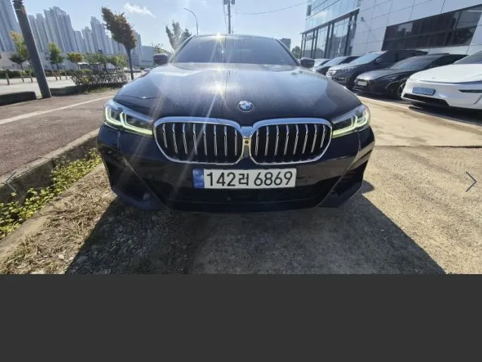 2023 BMW 5-Series 523d M Sport