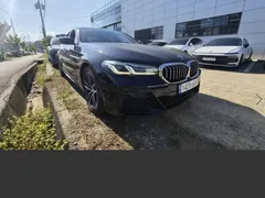 2023 BMW 5-Series 523d M Sport, чёрный — фото 2