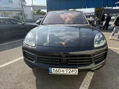 2022 Porsche Cayenne 3.0 E-Hybrid Coupe, чёрный — фото 1