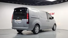 2023 Hyundai Staria Cargo 3-Seater, серо-серебристый — фото 2