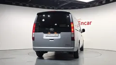2023 Hyundai Staria Cargo 3-Seater, серо-серебристый — фото 4
