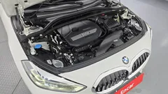 2022 BMW 1-Series 120i Advantage, белый — фото 6
