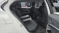 2022 BMW 1-Series 120i Advantage, белый — фото 15