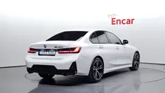 2023 BMW 3-Series 320i M Sport, белый — фото 2
