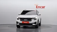 2023 Kia Seltos Gasoline 1.6 Turbo 2WD, белый — фото 3