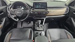 2023 Kia Seltos Gasoline 1.6 Turbo 2WD, белый — фото 7