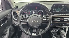 2023 Kia Seltos Gasoline 1.6 Turbo 2WD, белый — фото 13