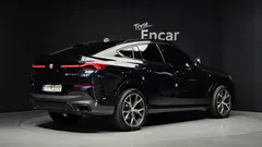 2022 BMW X6 xDrive40i M Sport, чёрный — фото 2