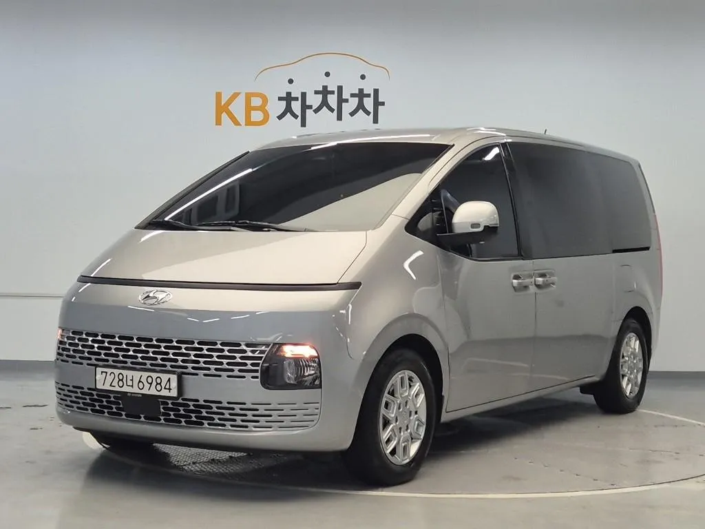 2022 Hyundai Staria Tourer 11-Seater