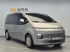 2022 Hyundai Staria Tourer 11-Seater, серебристый — фото 4