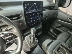 2022 Hyundai Staria Tourer 11-Seater, серебристый — фото 10