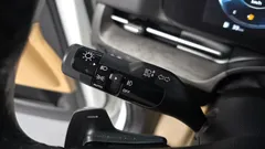 2023 Kia Carnival Gasoline 7-Seater Signature, белый — фото 20