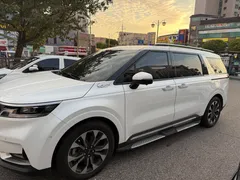 2023 Kia Carnival Gasoline 9-Seater Signature, белый — фото 2