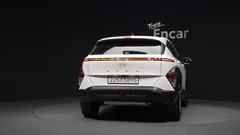 2023 Hyundai Kona Gasoline 1.6 Turbo 2WD, белый — фото 4