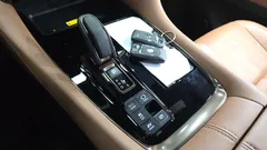 2024 Toyota Alphard 2.5 HEV Executive AWD, белый — фото 9