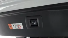2024 Toyota Alphard 2.5 HEV Executive AWD, белый — фото 16