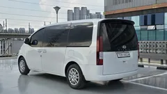 2022 Hyundai Staria Tourer 11-Seater, белый — фото 6