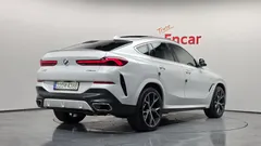 2023 BMW X6 xDrive40i M Sport, белый — фото 2