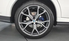 2023 BMW X6 xDrive40i M Sport, белый — фото 5