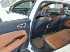 2023 Kia Sportage Signature 2WD, белый — фото 9