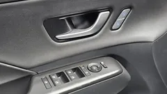 2023 Hyundai Kona Premium, серый — фото 17