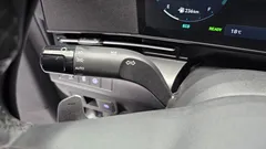 2023 Hyundai Kona Premium, серый — фото 19