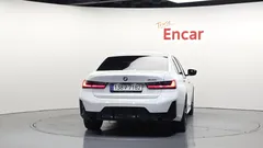2024 BMW 3-Series 320i M Sport, белый — фото 4