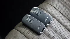 2023 Kia K8 Signature, чёрный — фото 17