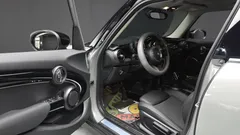 2023 Mini Cooper 5Door Classic, серо-серебристый — фото 10