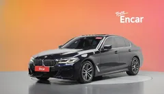 2023 BMW 5-Series 520i M Sport, чёрный — фото 1