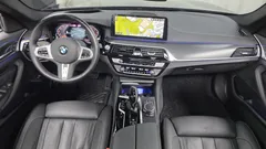 2023 BMW 5-Series 520i M Sport, чёрный — фото 7