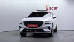 2023 Genesis GV70 2.5T Gasoline AWD, белый — фото 3