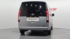 2023 Hyundai Staria Cargo 3-Seater, серо-серебристый — фото 4