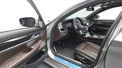 2022 BMW 7-Series 740Li xDrive M Sport Package, серебристый — фото 10