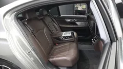 2022 BMW 7-Series 740Li xDrive M Sport Package, серебристый — фото 16