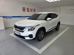 2023 Kia Seltos Gasoline 1.6 Turbo 2WD, белый — фото 2