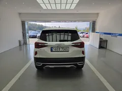 2023 Kia Seltos Gasoline 1.6 Turbo 2WD, белый — фото 4