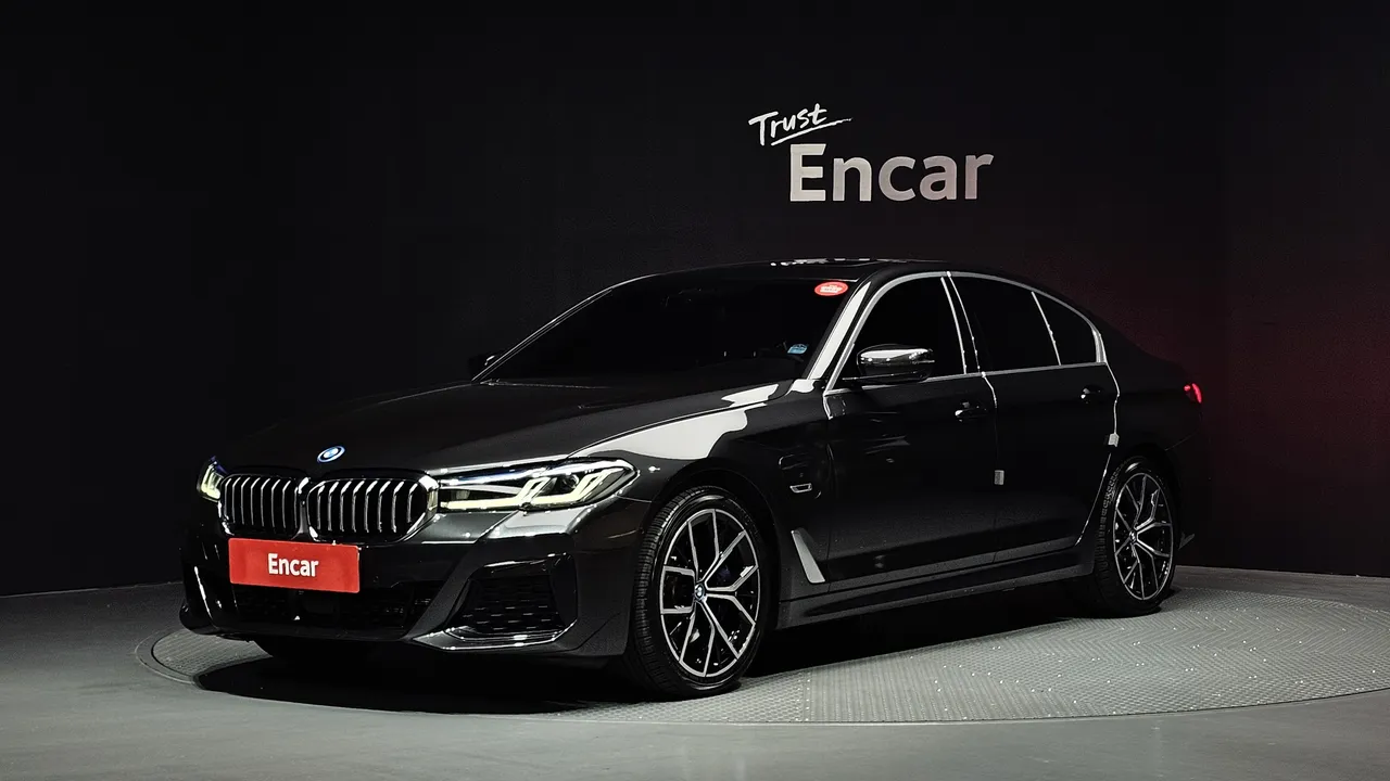 2023 BMW 5-Series 530e M Sport
