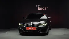 2023 BMW 5-Series 530e M Sport, серый — фото 3