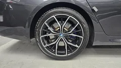 2023 BMW 5-Series 530e M Sport, серый — фото 5