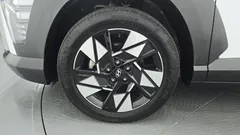 2023 Hyundai Kona Inspiration, белый — фото 5