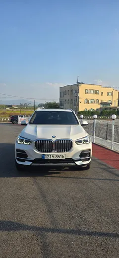 2022 BMW X5 xDrive 40i xLine, белый — фото 2