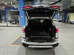 2024 BMW X5 xDrive 50e First Editon, белый — фото 8