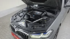 2022 BMW 5-Series 530e M Sport, серый — фото 6