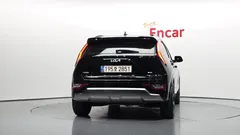 2023 Kia Niro Signature, чёрный — фото 4