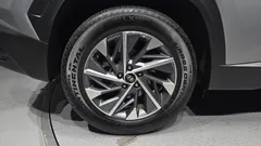 2023 Hyundai Tucson Inspiration 2WD, серо-серебристый — фото 5