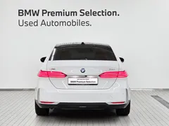 2024 BMW 5-Series 530i xDrive, белый — фото 4
